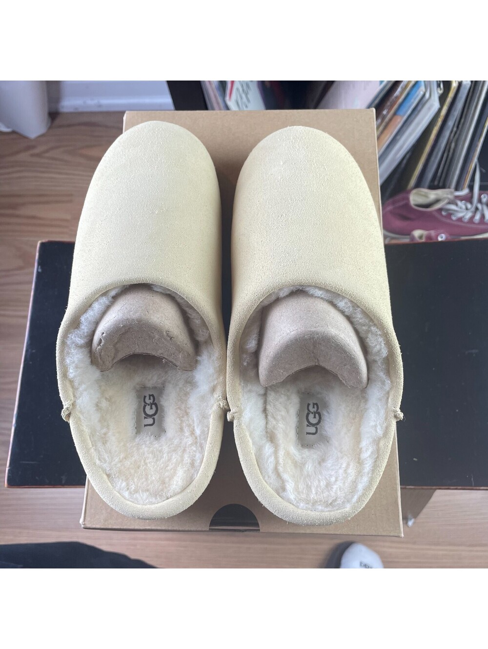 UGG W Elea Slip-On Womenโs Size 8